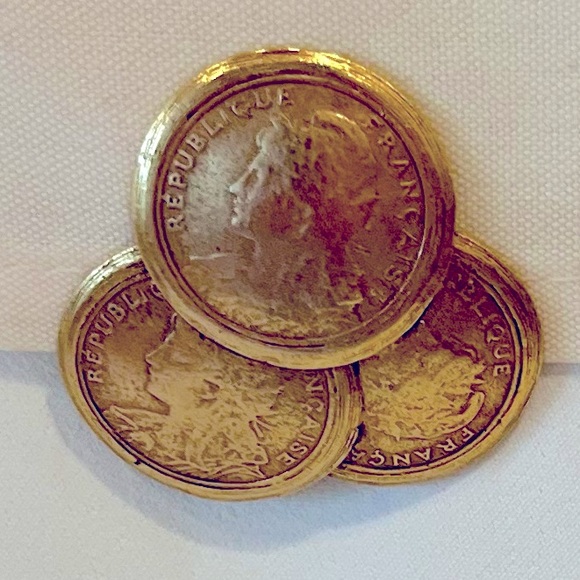 Clip on “Cluster of Coins” - Picture 4 of 16